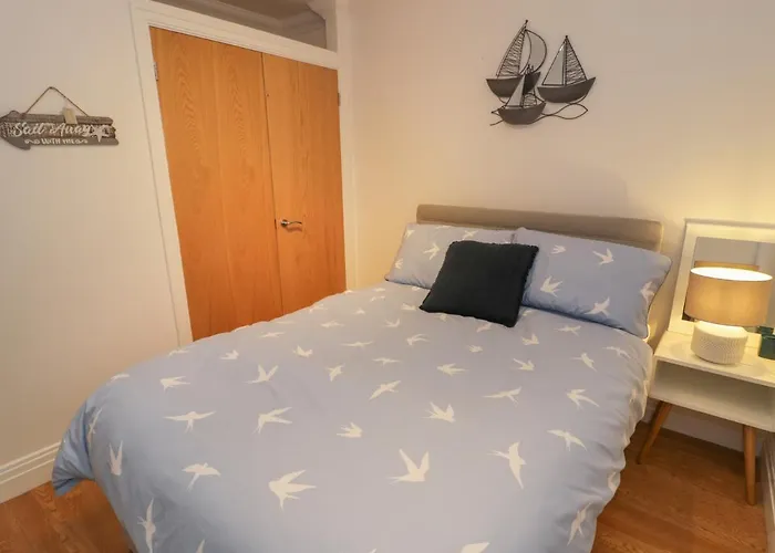 Apartment 6