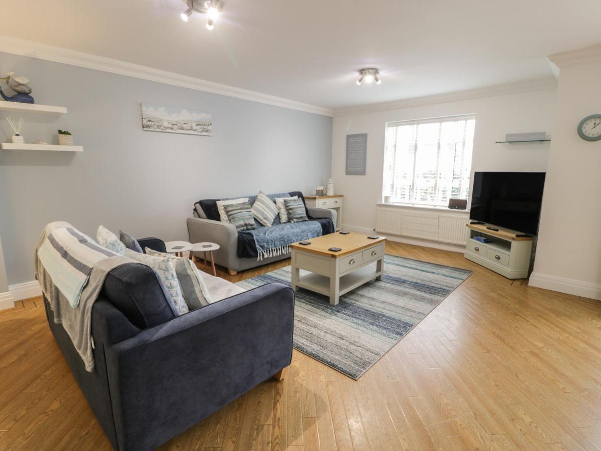6 Apartment