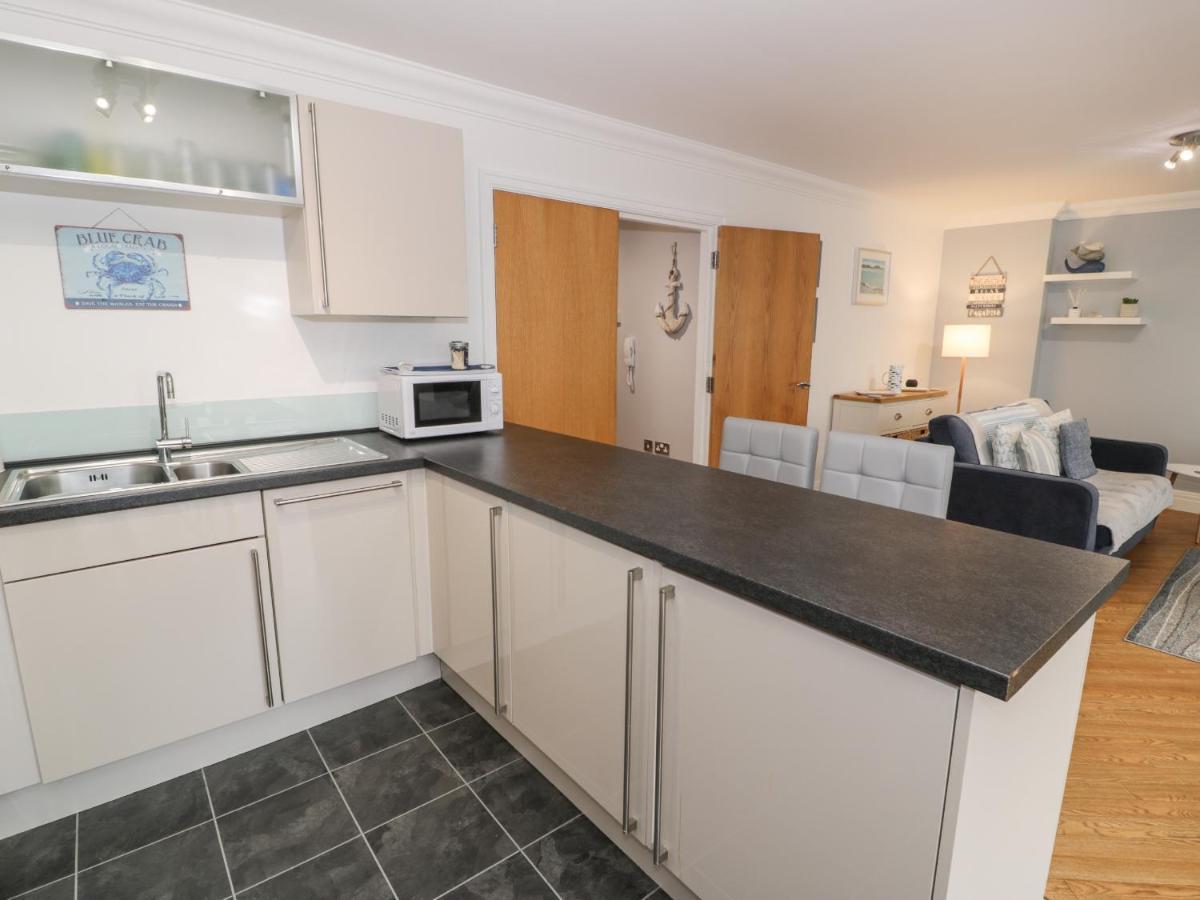 6 * Morfa Nefyn